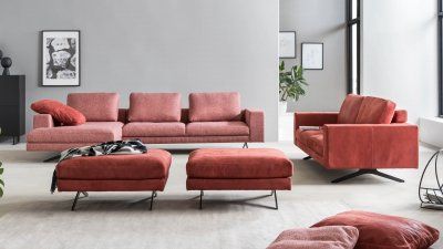 Claire Sofas und Hocker